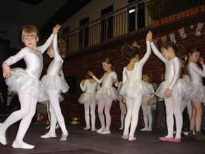 Unsere Tanzkinder aus der Dualingo Schule