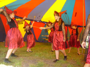 Die Wilden Hexen zum Weinbergfest mit Simsalabim