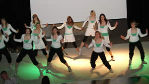 Get`cha mit den Fire Dancern im Volksbad